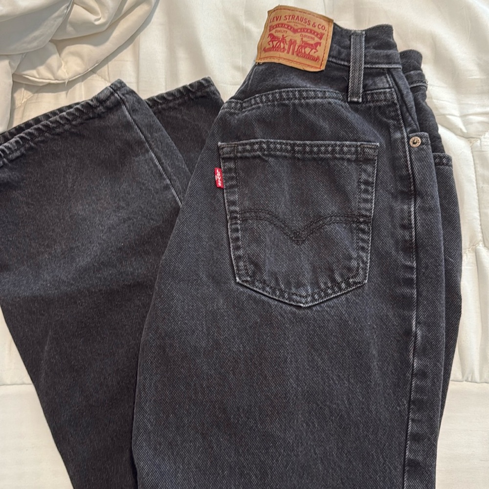levi jeans in black high waisted good condition size 23